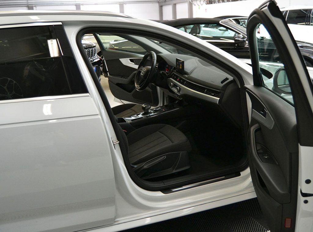AUDI A4 Avant 2.0 TDI 150 CV S tronic Service Audi - 4