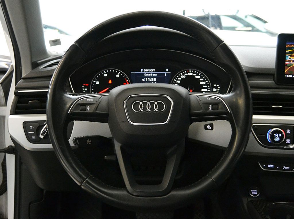 AUDI A4 Avant 2.0 TDI 150 CV S tronic Service Audi - 9
