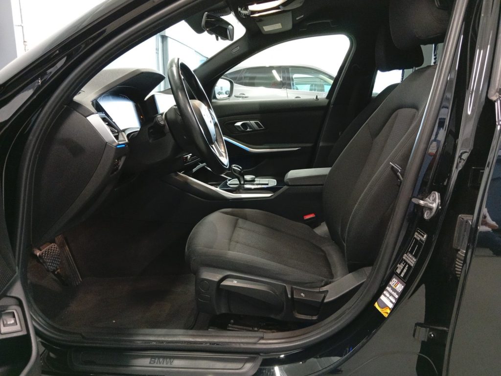 BMW 318 318d Touring mhev 48V Business Advantage auto - 9