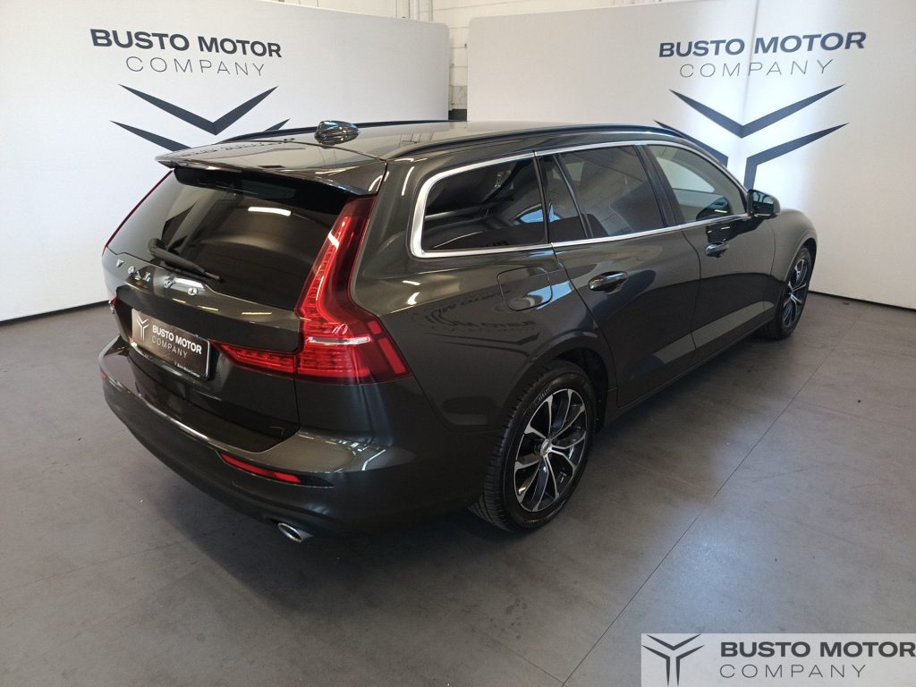 VOLVO V60 2.0 b4 Momentum Business Pro auto - 4