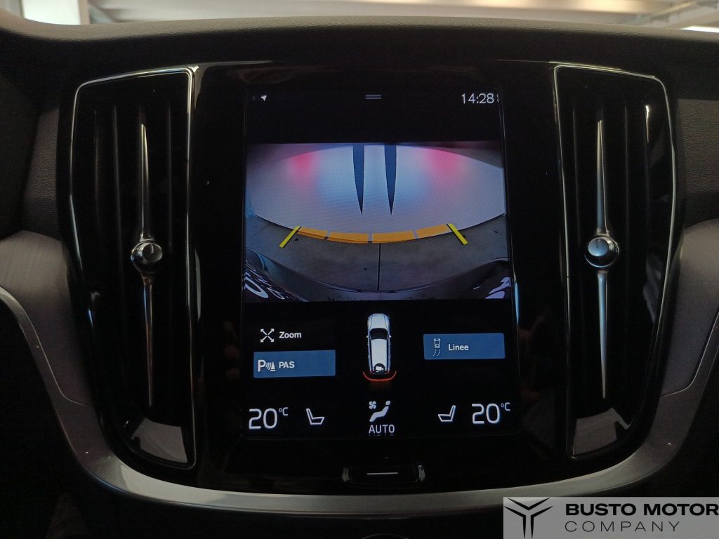 VOLVO V60 2.0 b4 Momentum Business Pro auto - 17