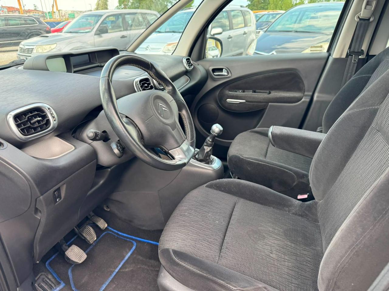 CITROEN C3 Picasso 1.4 VTi 95 Exclusive Style - 9