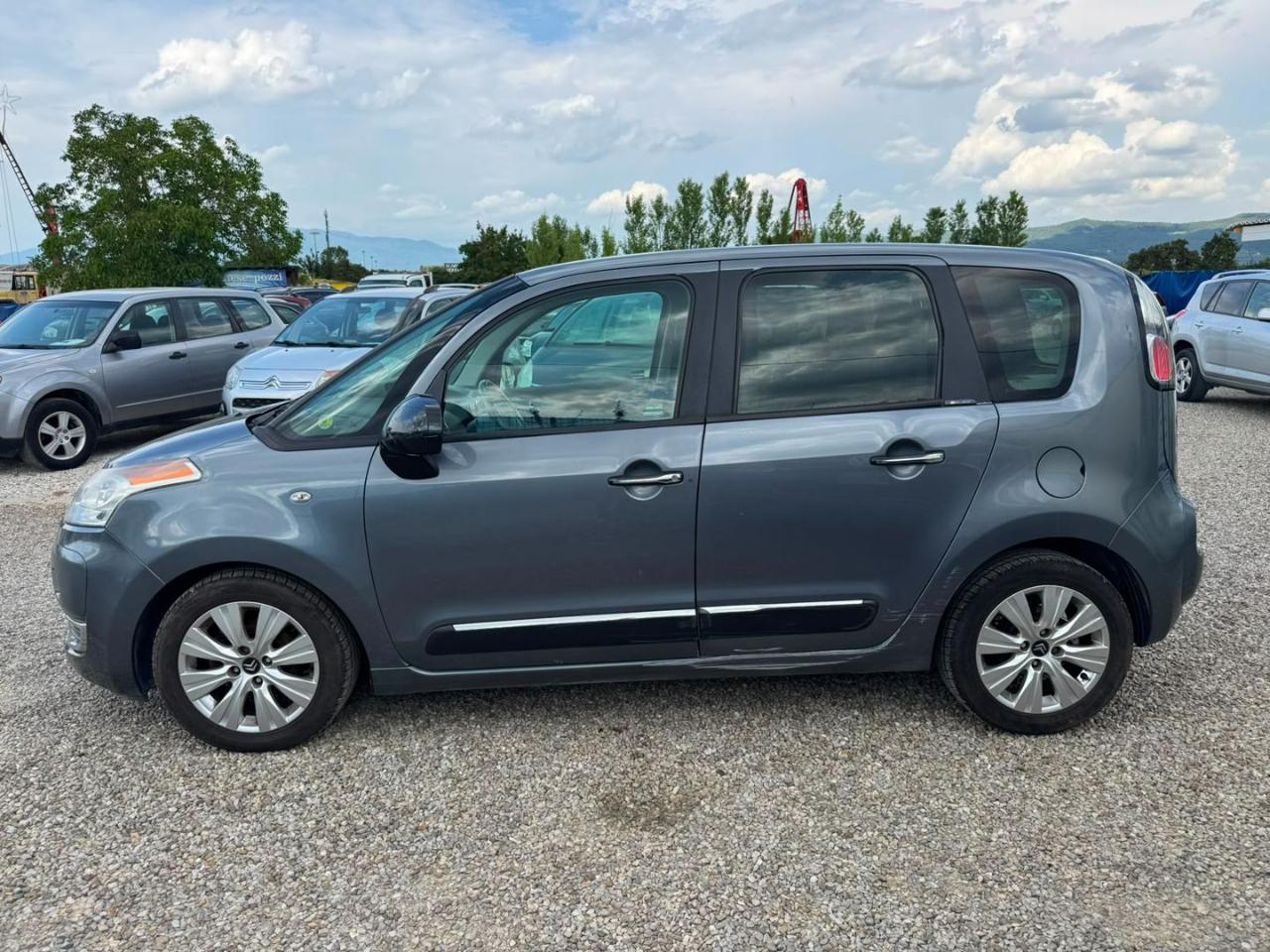 CITROEN C3 Picasso 1.4 VTi 95 Exclusive Style - 6