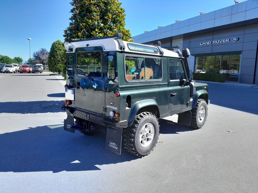 LAND ROVER Defender Defender 110 2.5 td5 - 8