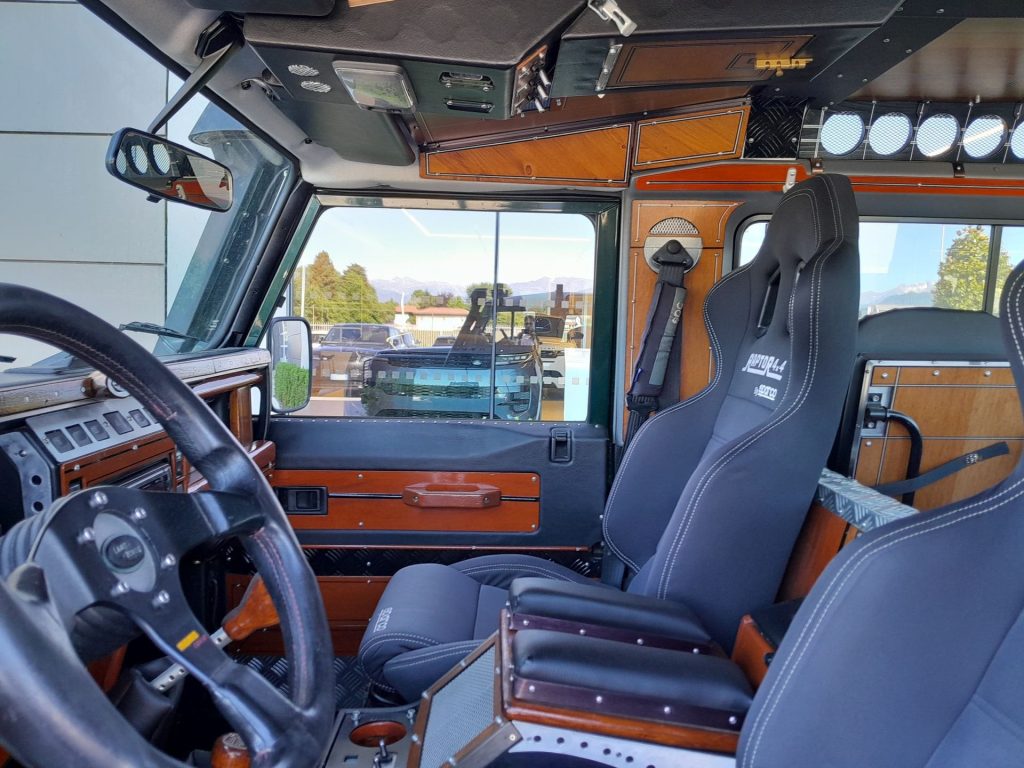 LAND ROVER Defender Defender 110 2.5 td5 - 12