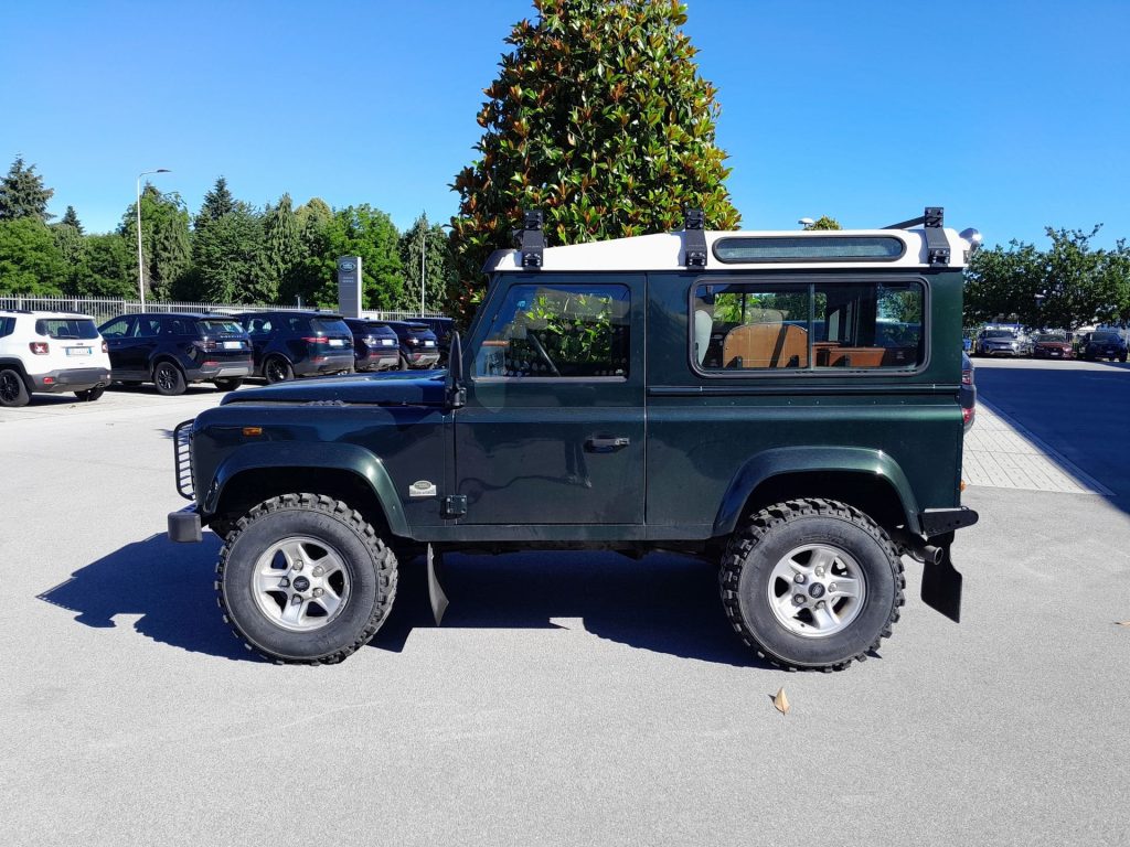 LAND ROVER Defender Defender 90 2.5 td5 - 4