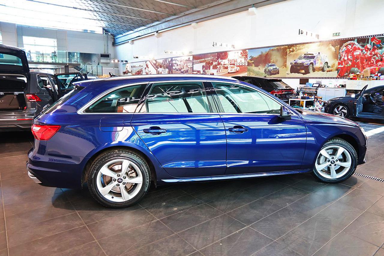 AUDI A4 40 TDI Avant Quattro S-Tronic Business Advanced - 10