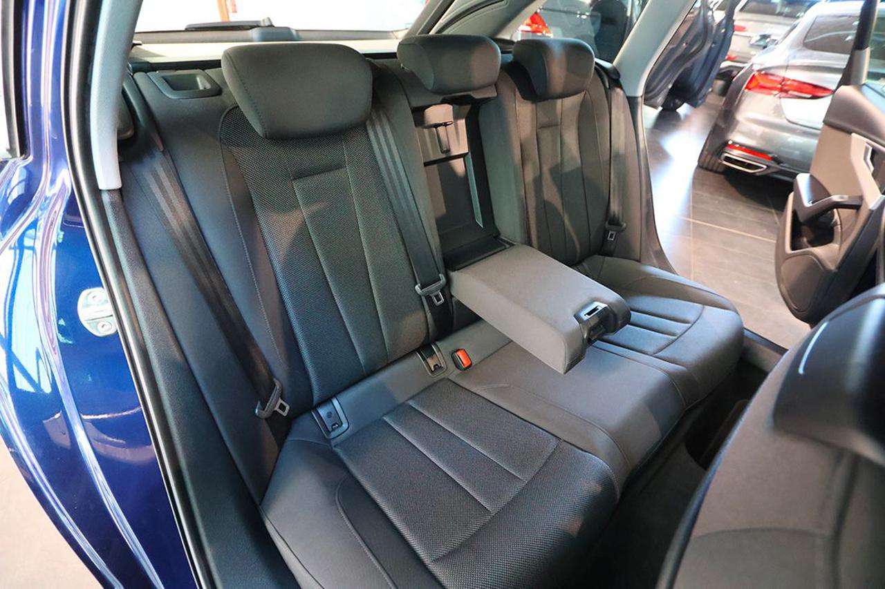 AUDI A4 40 TDI Avant Quattro S-Tronic Business Advanced - 19