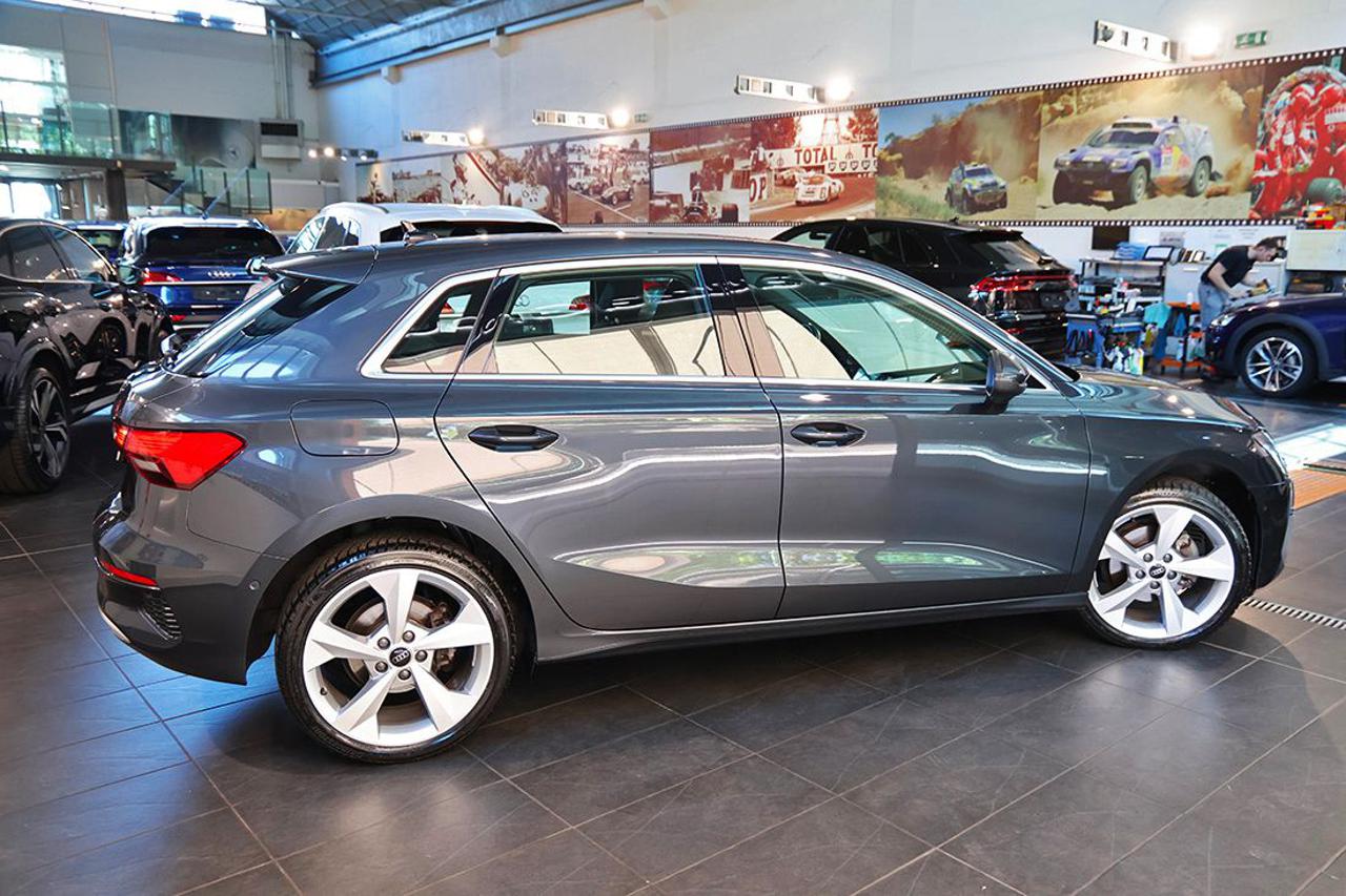 AUDI A3 35 TDI Sportback S-Tronic Business Advanced - 10