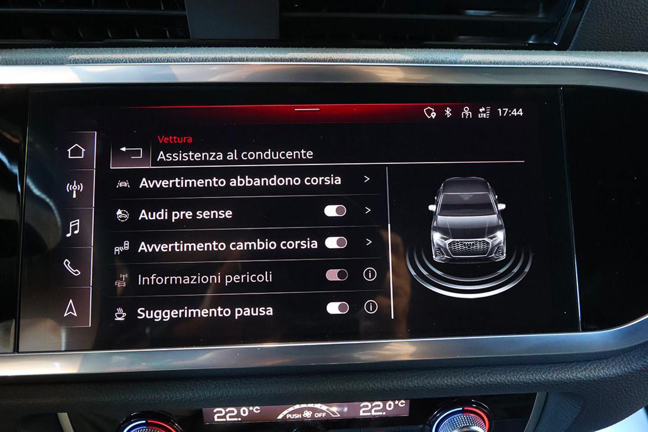 AUDI Q3 40 TDI Sportback Quattro S-Tronic Identity Black - 33