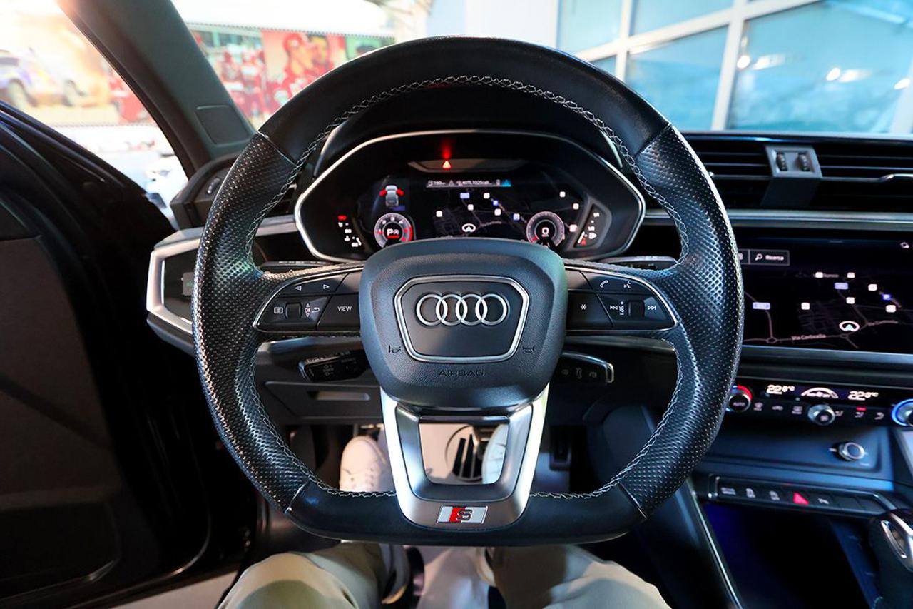 AUDI Q3 40 TDI Sportback Quattro S-Tronic Identity Black - 21