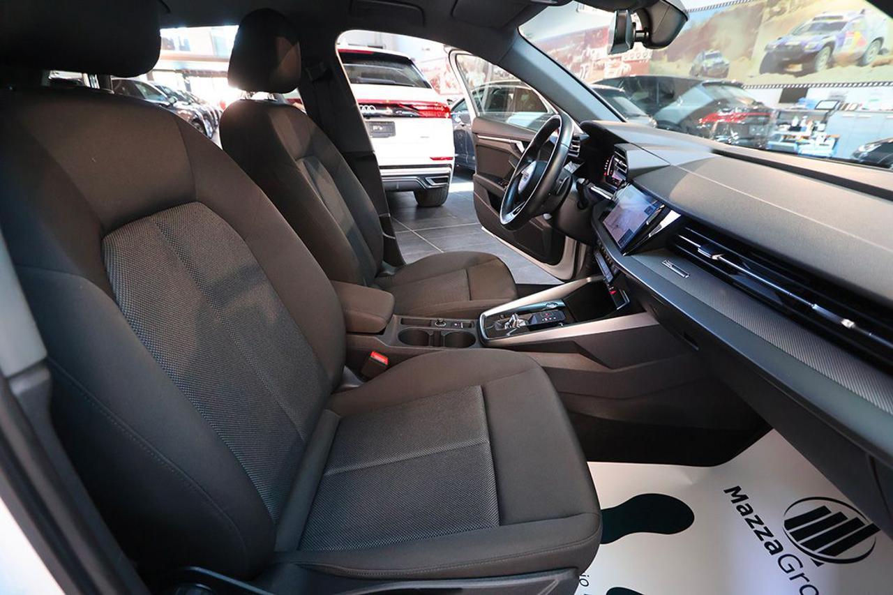 AUDI A3 30 TDI Sportback S-Tronic Business - 34