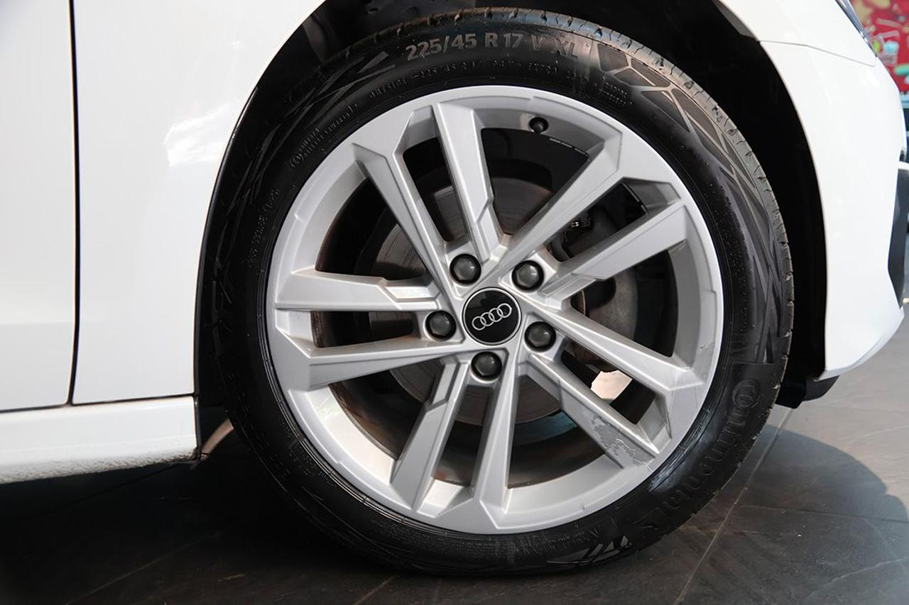 AUDI A3 30 TDI Sportback S-Tronic Business - 6