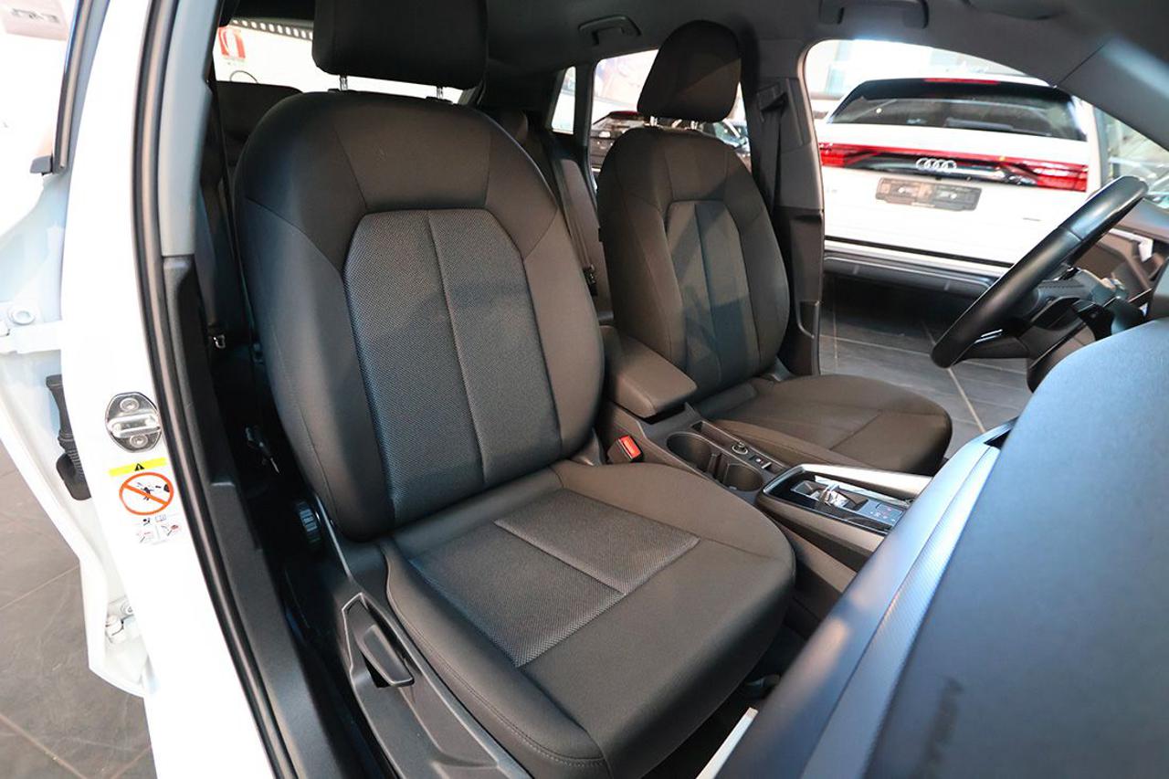 AUDI A3 30 TDI Sportback S-Tronic Business - 16
