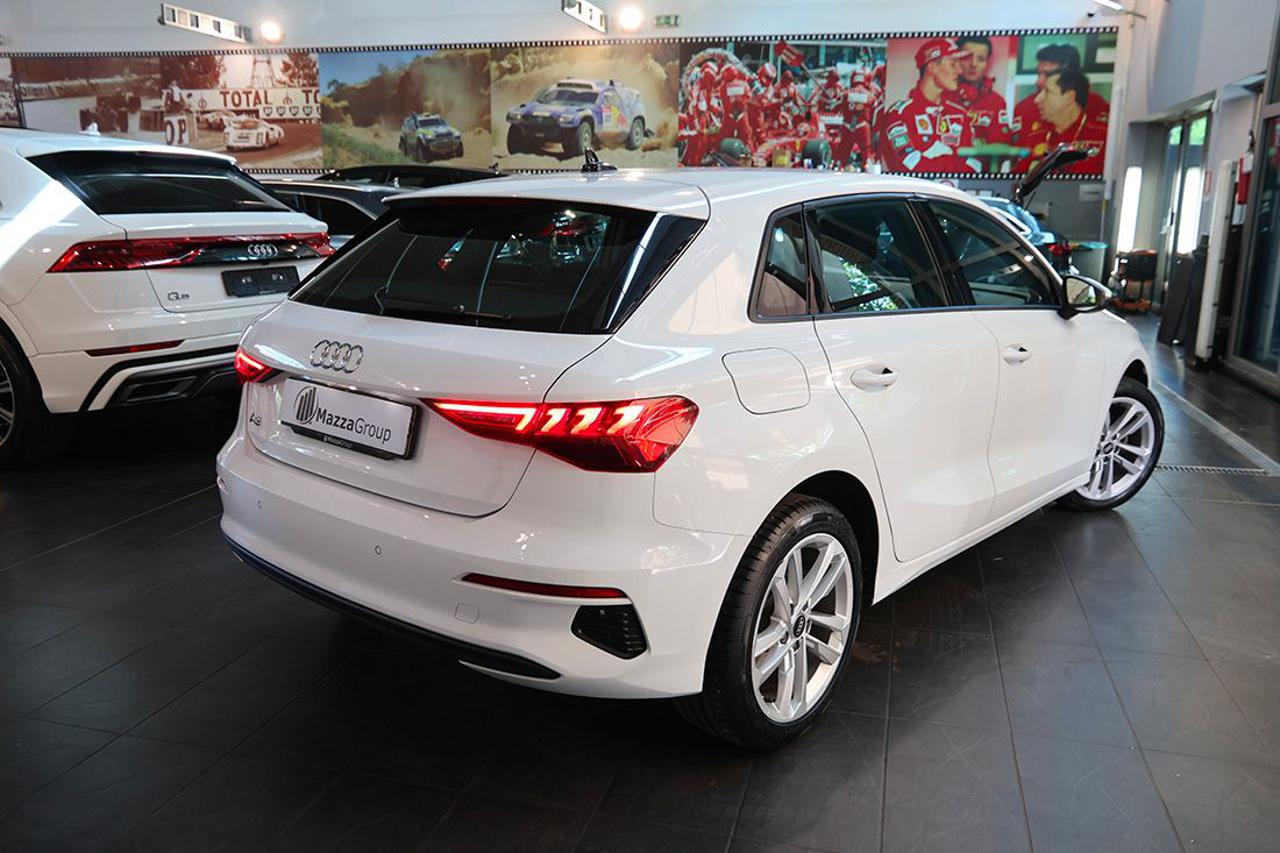 AUDI A3 30 TDI Sportback S-Tronic Business - 9