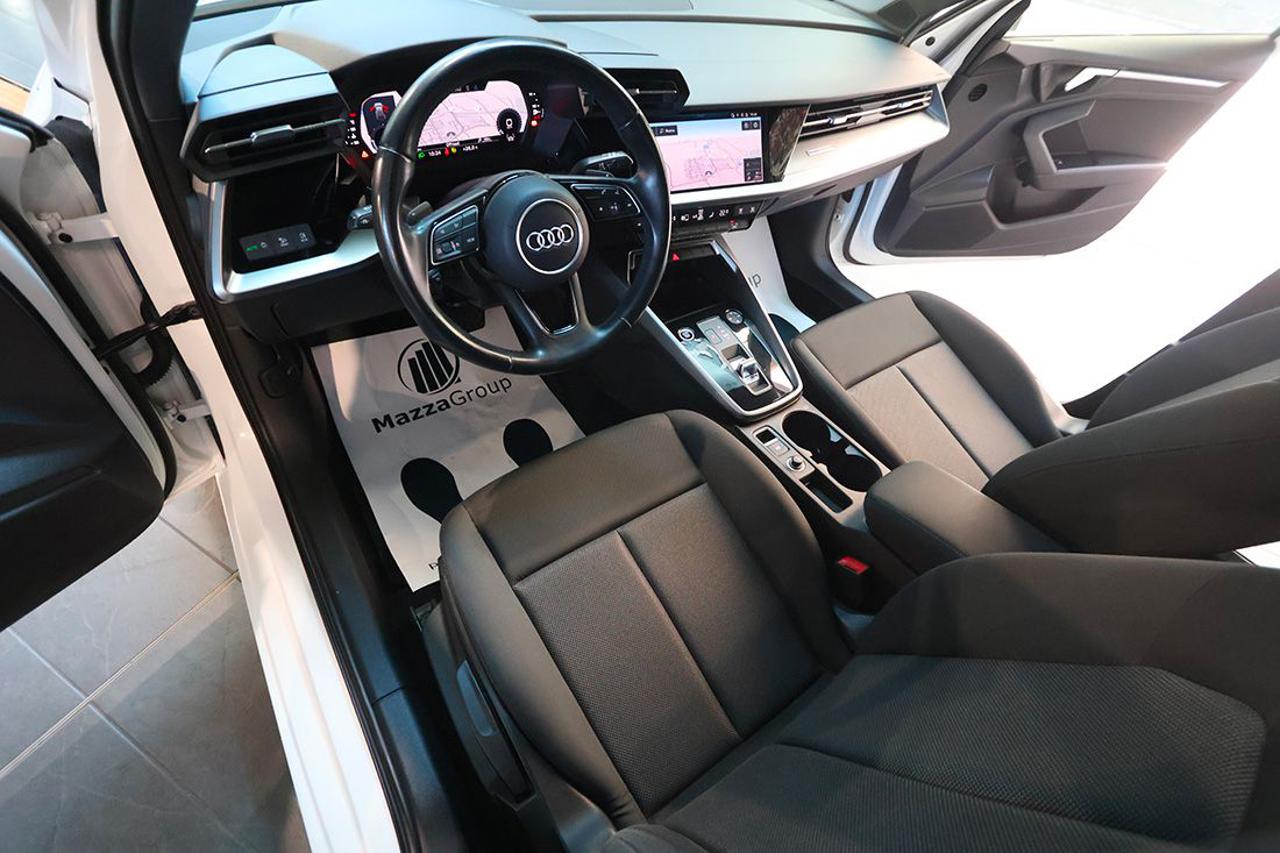 AUDI A3 30 TDI Sportback S-Tronic Business - 13