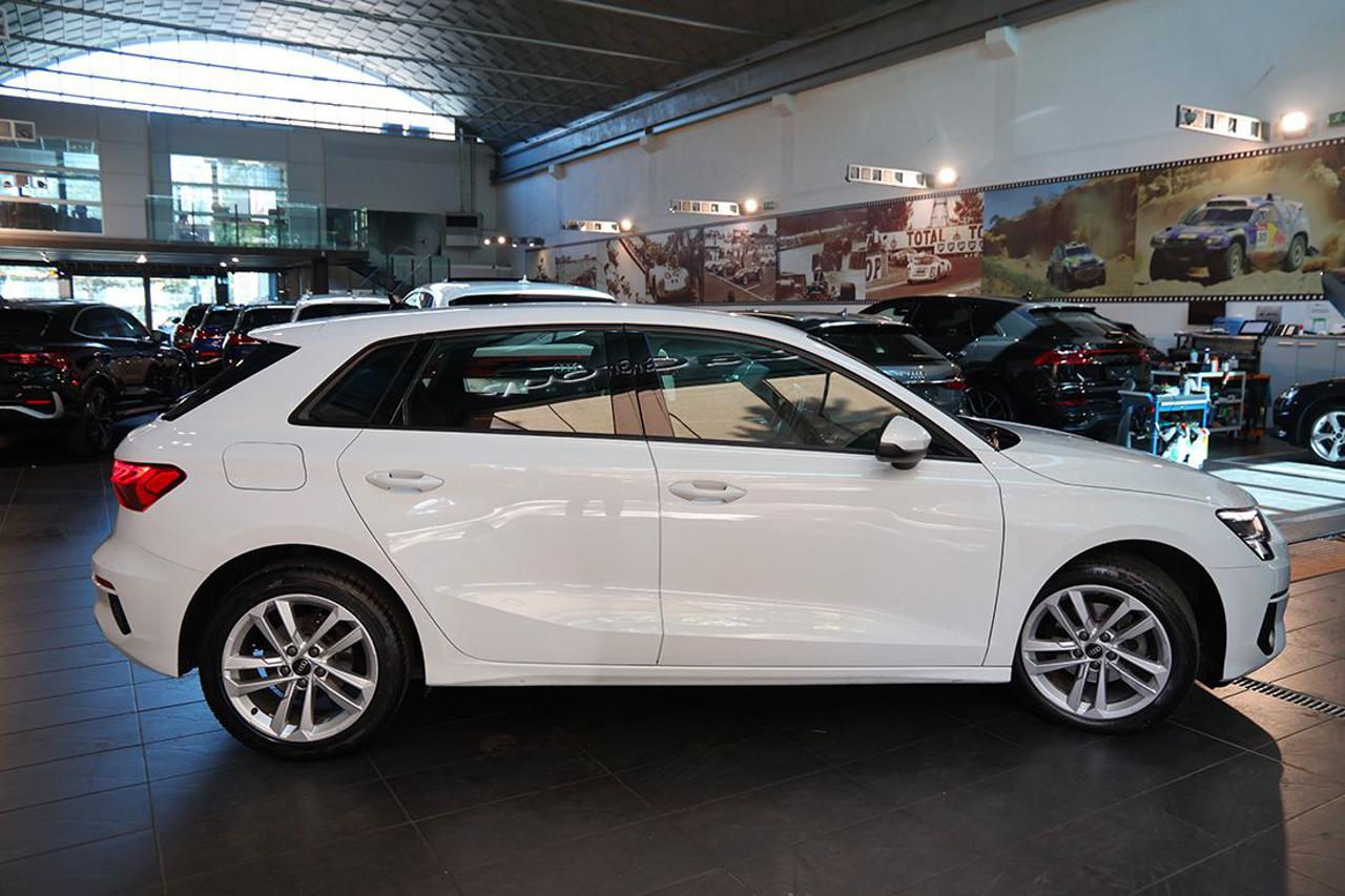 AUDI A3 30 TDI Sportback S-Tronic Business - 10