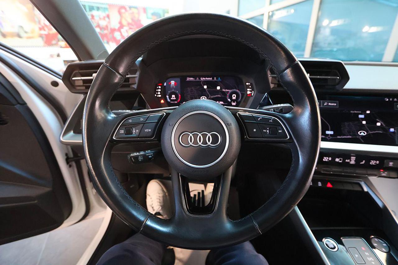 AUDI A3 30 TDI Sportback S-Tronic Business - 20