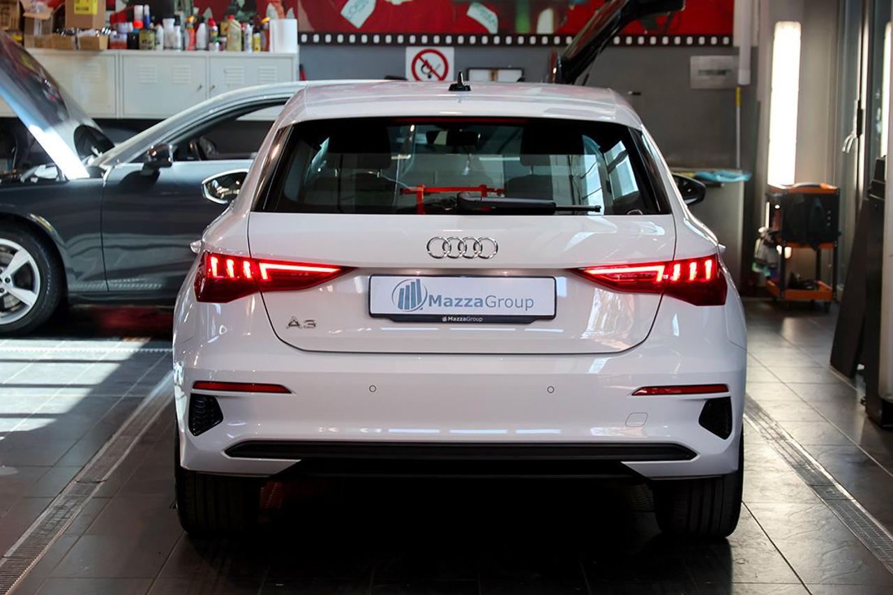 AUDI A3 30 TDI Sportback S-Tronic Business - 4