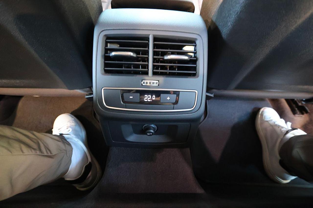 AUDI A4 30 TDI Avant S-Tronic Business Advanced - 39
