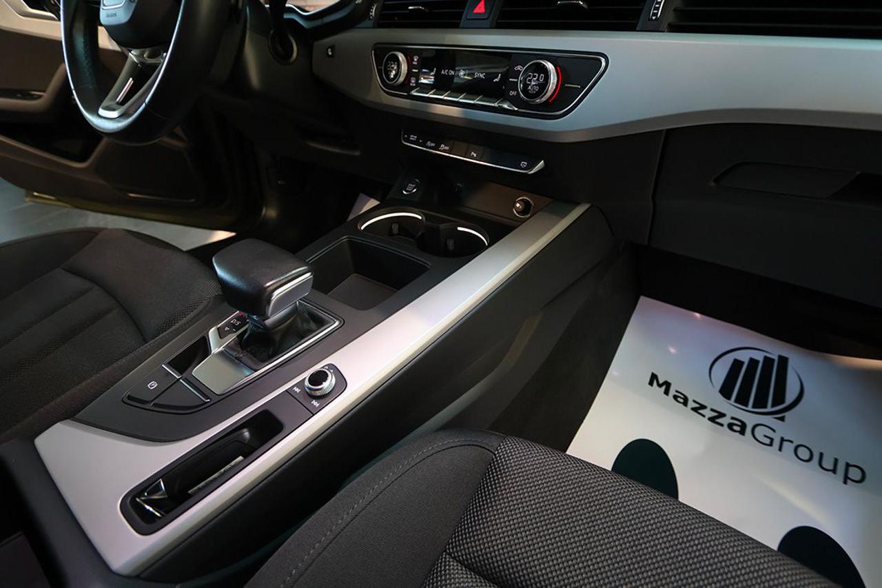AUDI A4 30 TDI Avant S-Tronic Business Advanced - 34