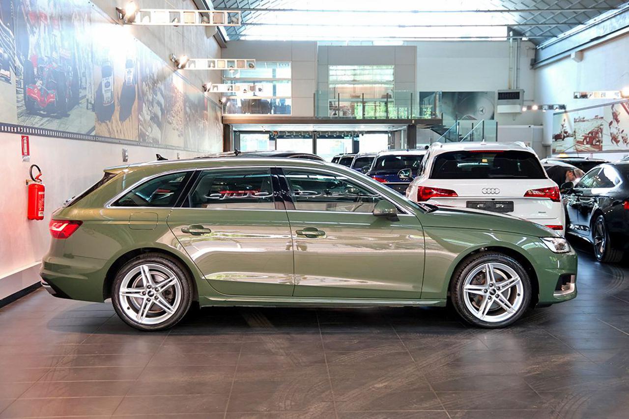 AUDI A4 30 TDI Avant S-Tronic Business Advanced - 2