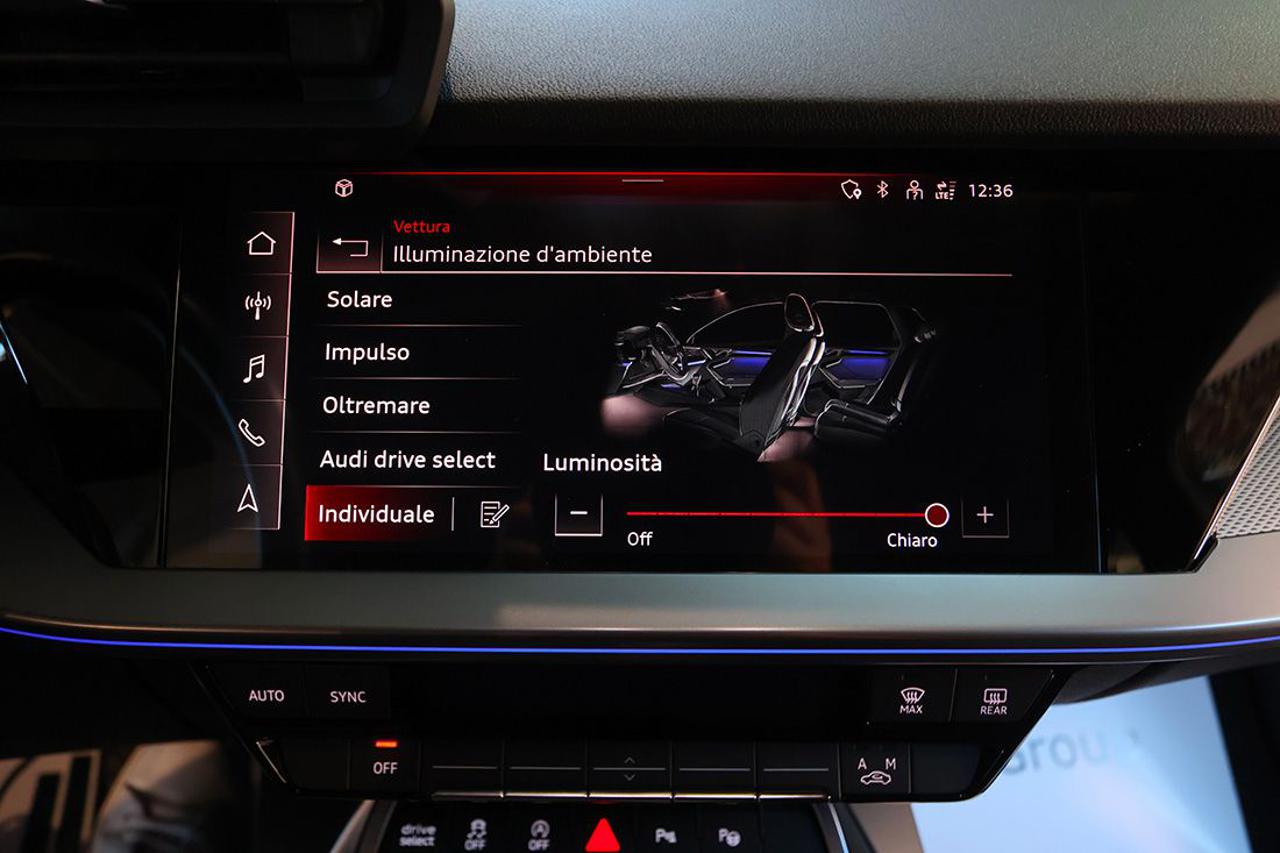 AUDI A3 35 TFSI Sportback S-Tronic S-Line - 26