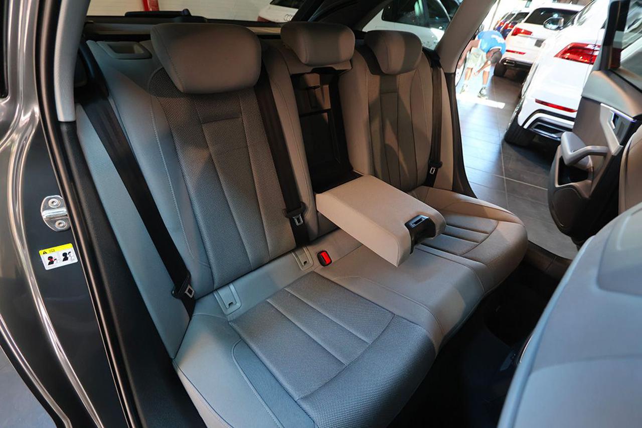 AUDI A4 35 TDI Avant S-Tronic Business Advanced - 20