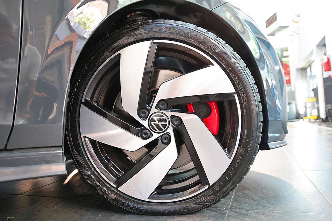 VOLKSWAGEN Golf 2.0 TSI DSG GTI - 6