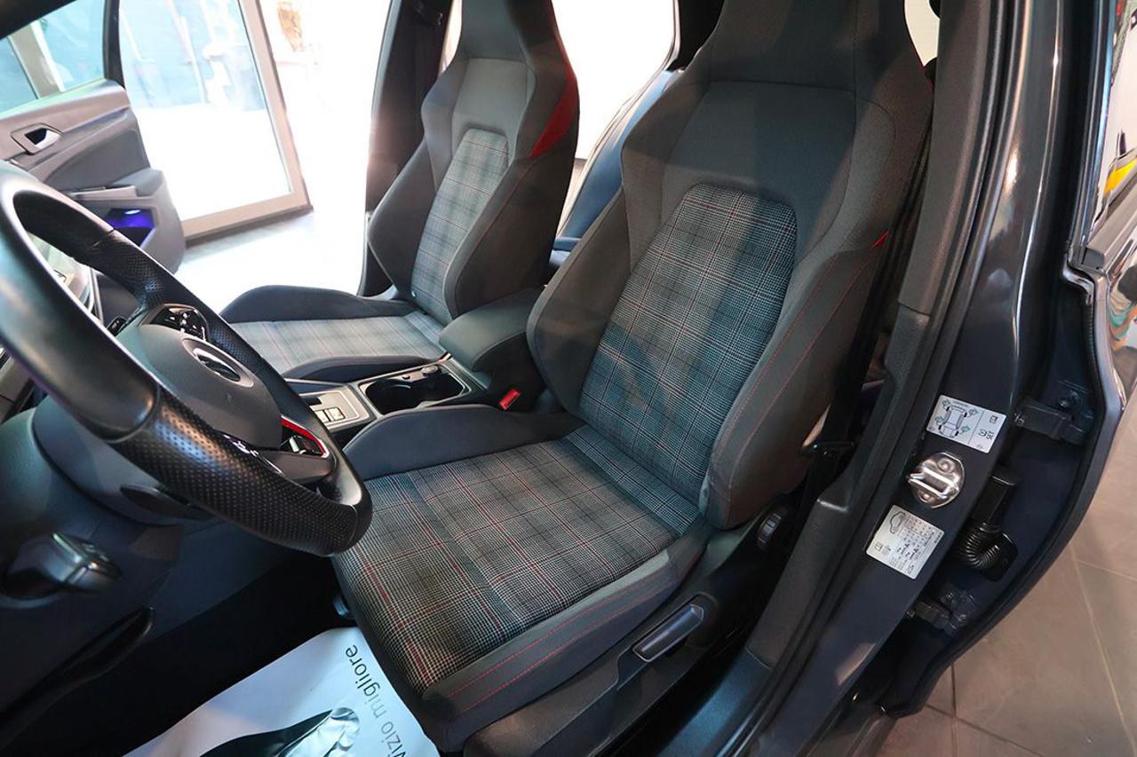 VOLKSWAGEN Golf 2.0 TSI DSG GTI - 17