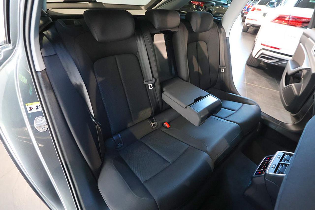 AUDI A6 40 TDI Avant Quattro ultra S-Tronic S-Line - 20