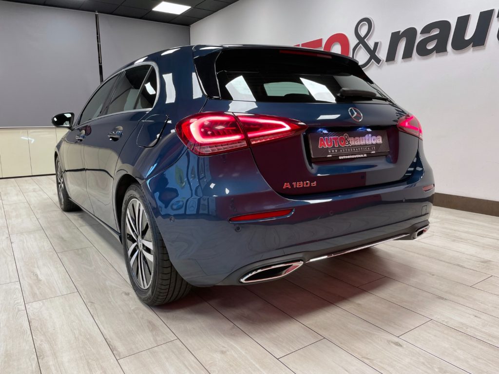 MERCEDES-BENZ A 180 D SPORT AUTO - 9