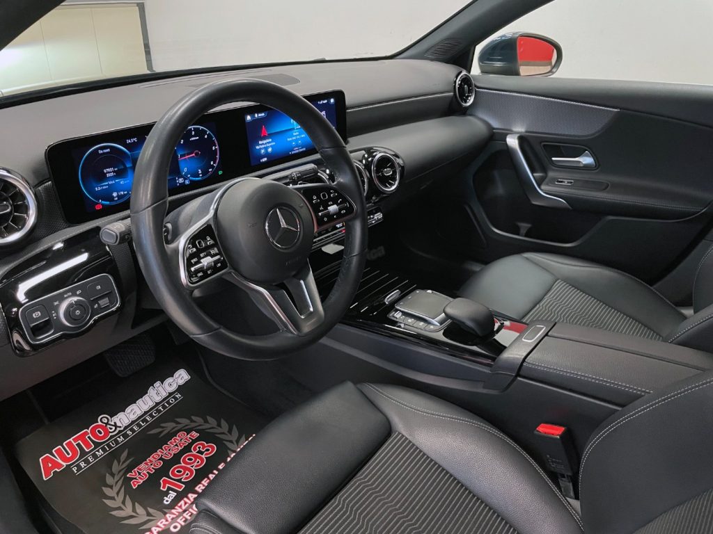 MERCEDES-BENZ A 180 D SPORT AUTO - 15