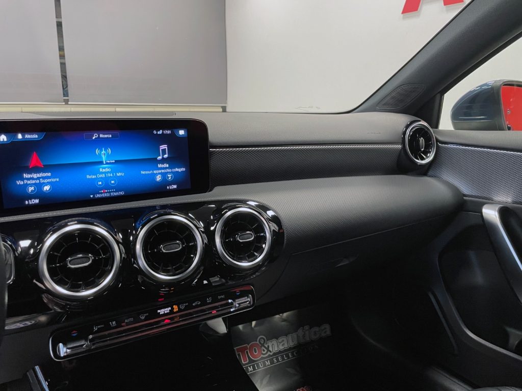 MERCEDES-BENZ A 180 D SPORT AUTO - 20