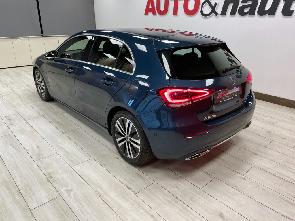 MERCEDES-BENZ A 180 D SPORT AUTO - 37