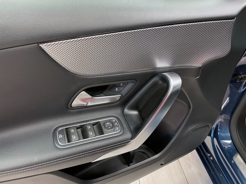 MERCEDES-BENZ A 180 D SPORT AUTO - 41