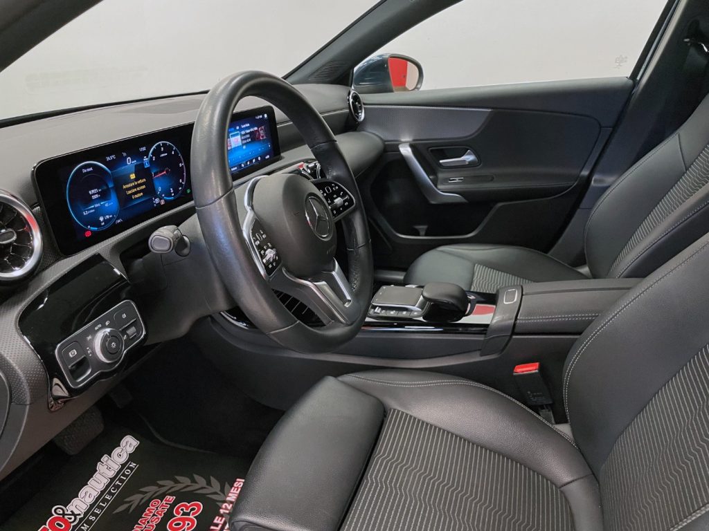 MERCEDES-BENZ A 180 D SPORT AUTO - 42