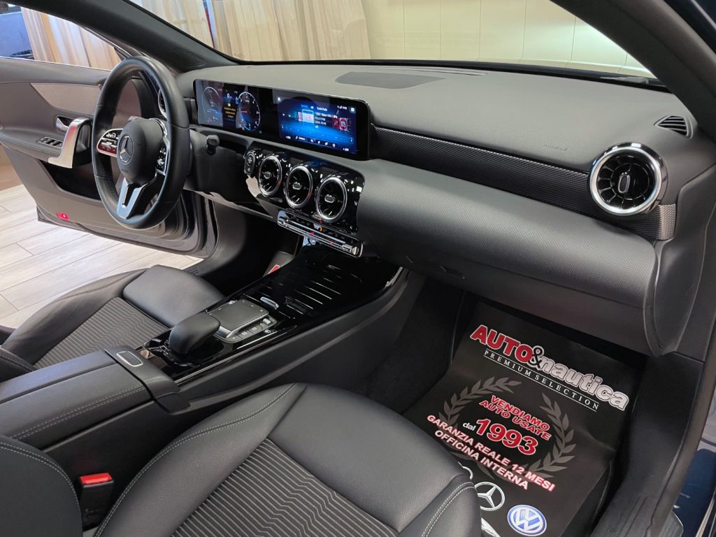 MERCEDES-BENZ A 180 D SPORT AUTO - 43