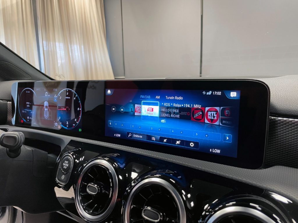 MERCEDES-BENZ A 180 D SPORT AUTO - 45