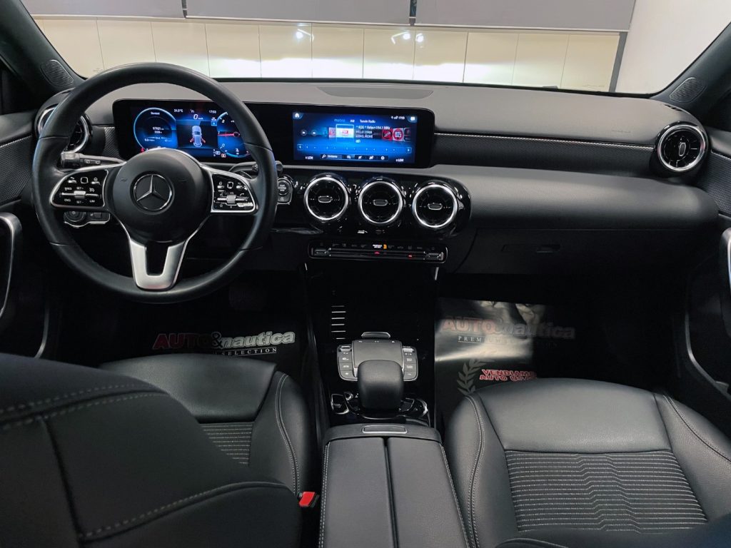 MERCEDES-BENZ A 180 D SPORT AUTO - 48