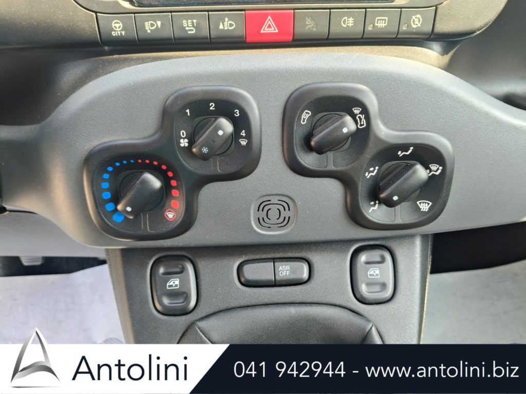 Scopri un'occasione autoFIAT Panda 1.0 S&S Hybrid City Life "GOMME NUOVE"da Antolini Venezia Mestre (VE)