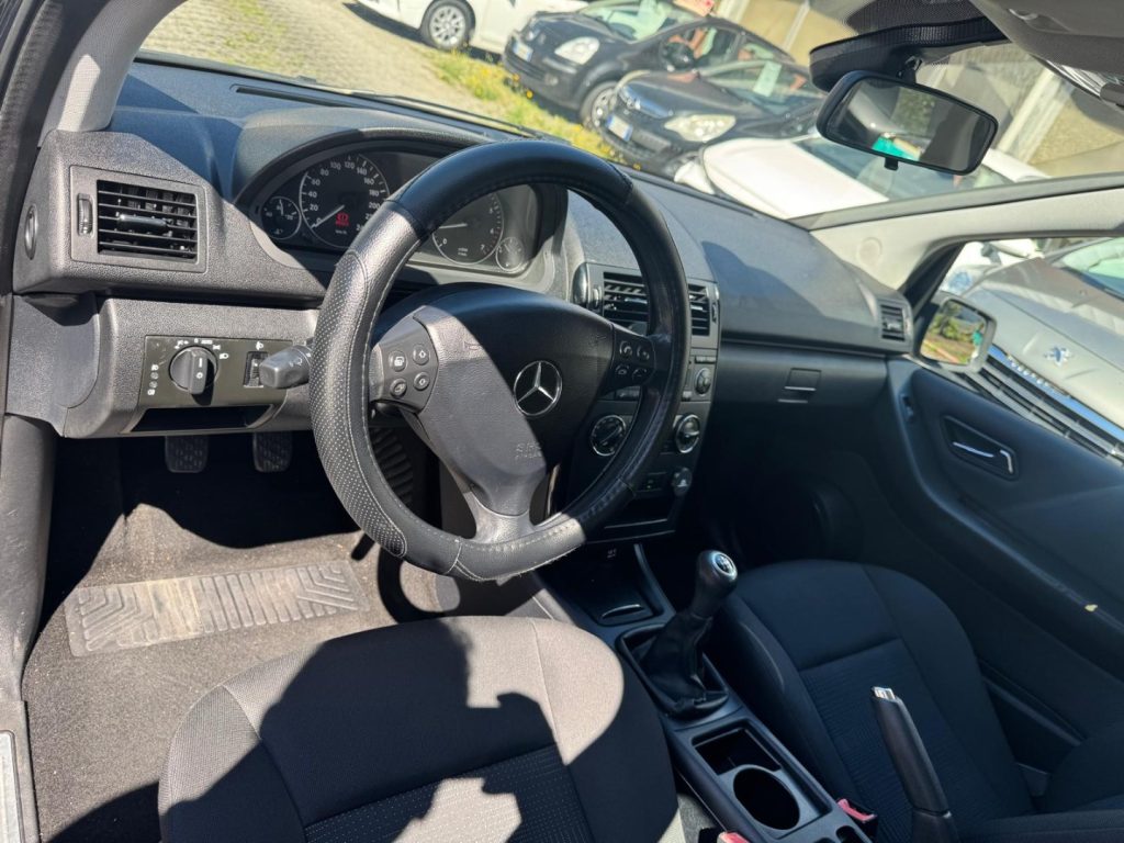 MERCEDES-BENZ A 160 BlueEFFICIENCY Executive - 10