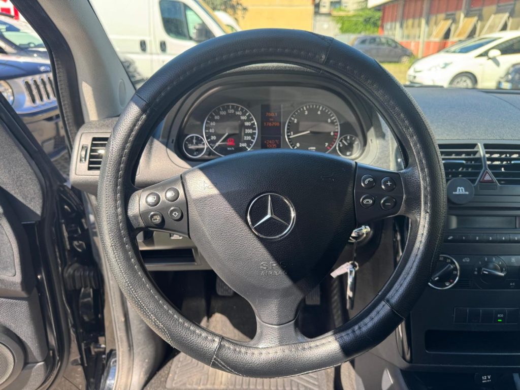 MERCEDES-BENZ A 160 BlueEFFICIENCY Executive - 13
