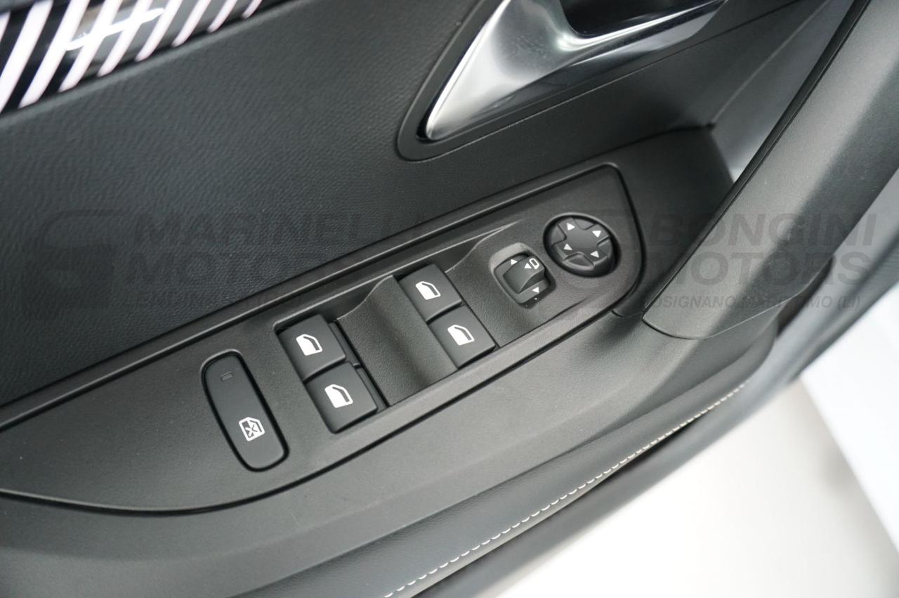 PEUGEOT 2008 1.2 PURETECH 100CV ALLURE - 20