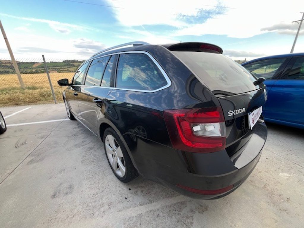 SKODA Octavia 1.4 TSI DSG Wagon Style G-Tec - 5