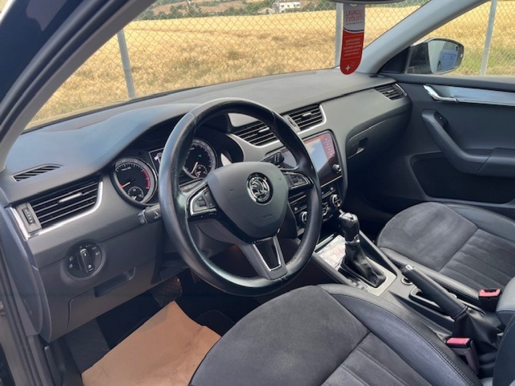SKODA Octavia 1.4 TSI DSG Wagon Style G-Tec - 10