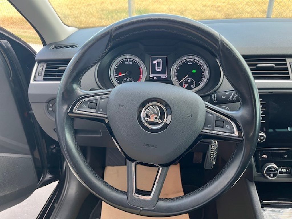 SKODA Octavia 1.4 TSI DSG Wagon Style G-Tec - 13