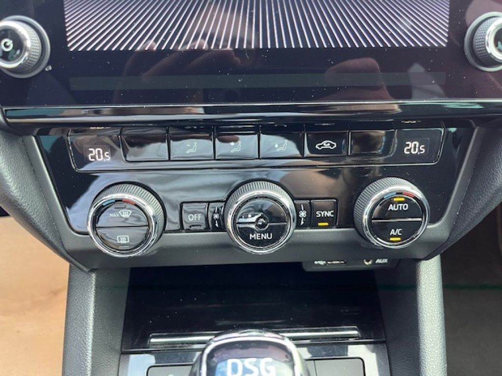 SKODA Octavia 1.4 TSI DSG Wagon Style G-Tec - 17