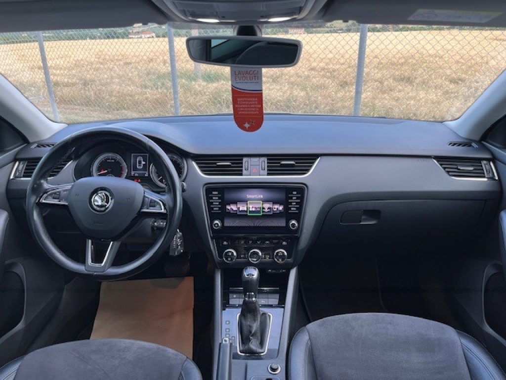SKODA Octavia 1.4 TSI DSG Wagon Style G-Tec - 23