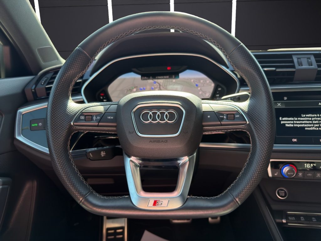 AUDI Q3 40 TDI quattro S tronic S line edition - 10